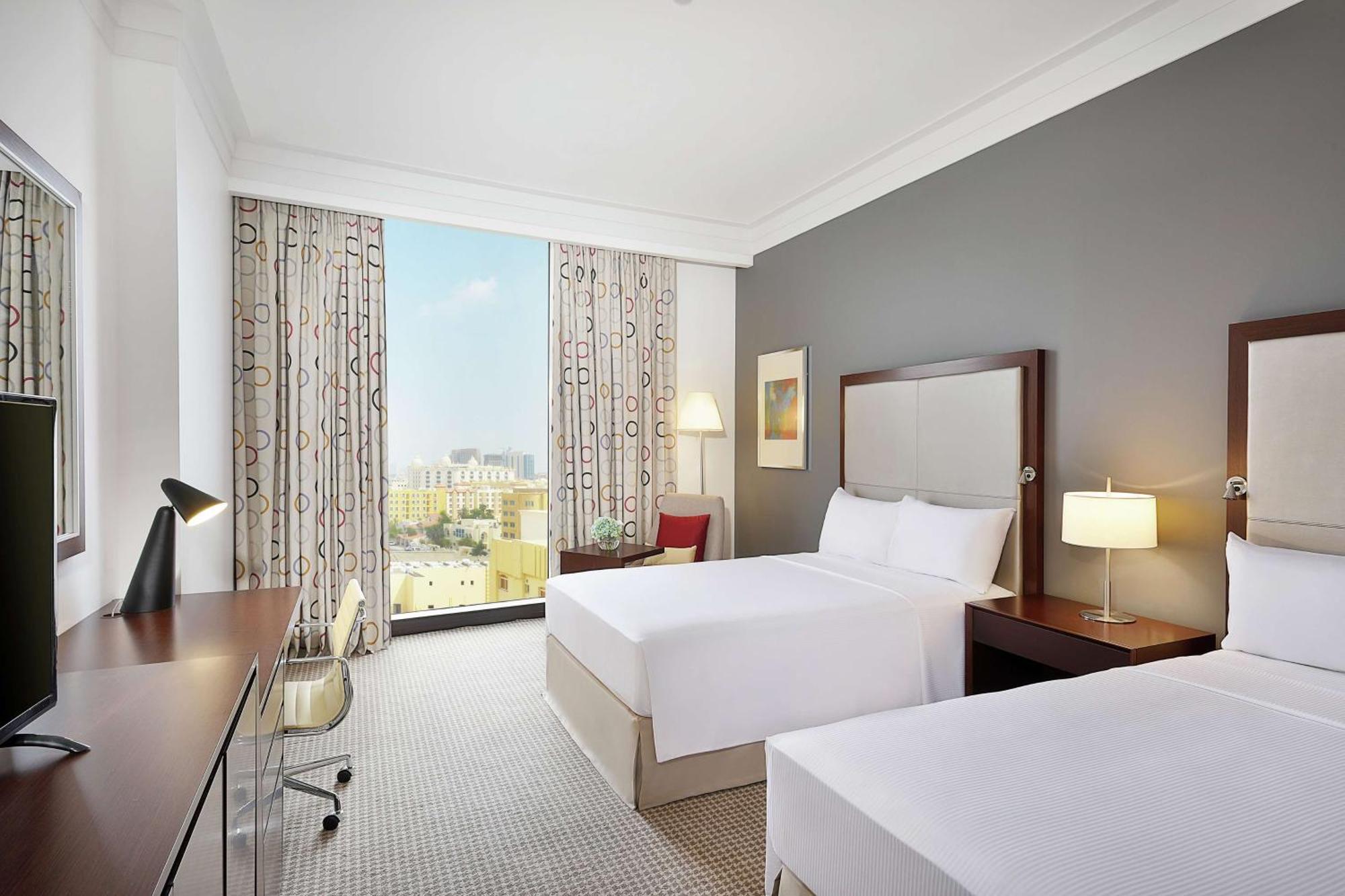 Doubletree By Hilton Doha - Al Sadd Hotel Bagian luar foto