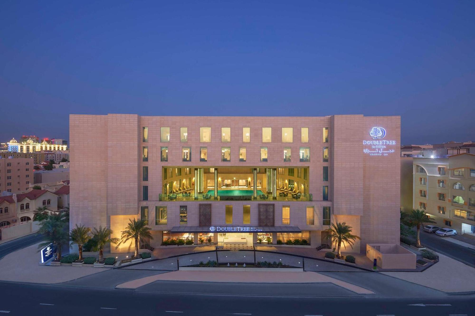 Doubletree By Hilton Doha - Al Sadd Hotel Bagian luar foto The Oberoi, Muscat