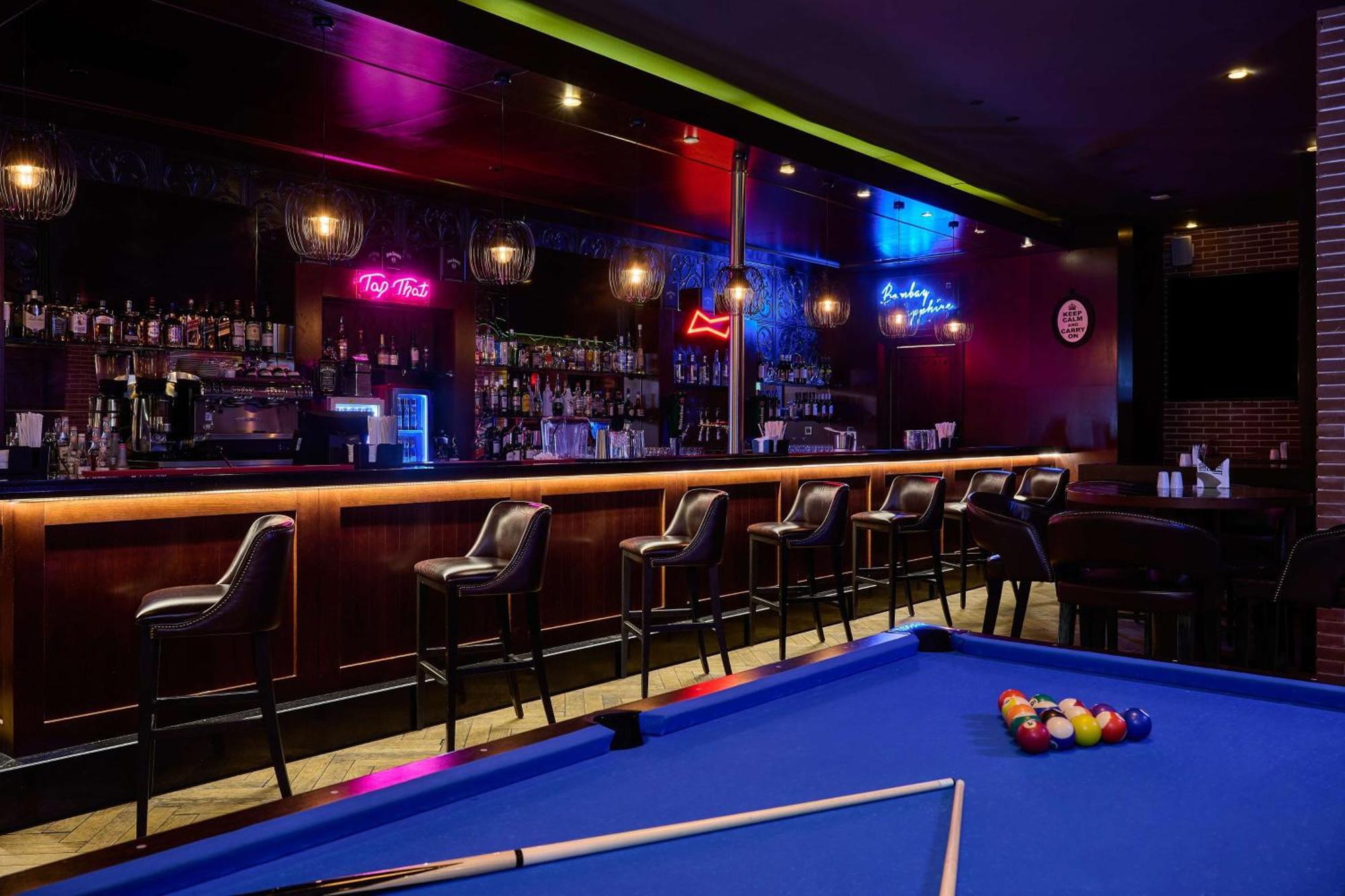Doubletree By Hilton Doha - Al Sadd Hotel Bagian luar foto The bar at the 2012 World Series of Poker