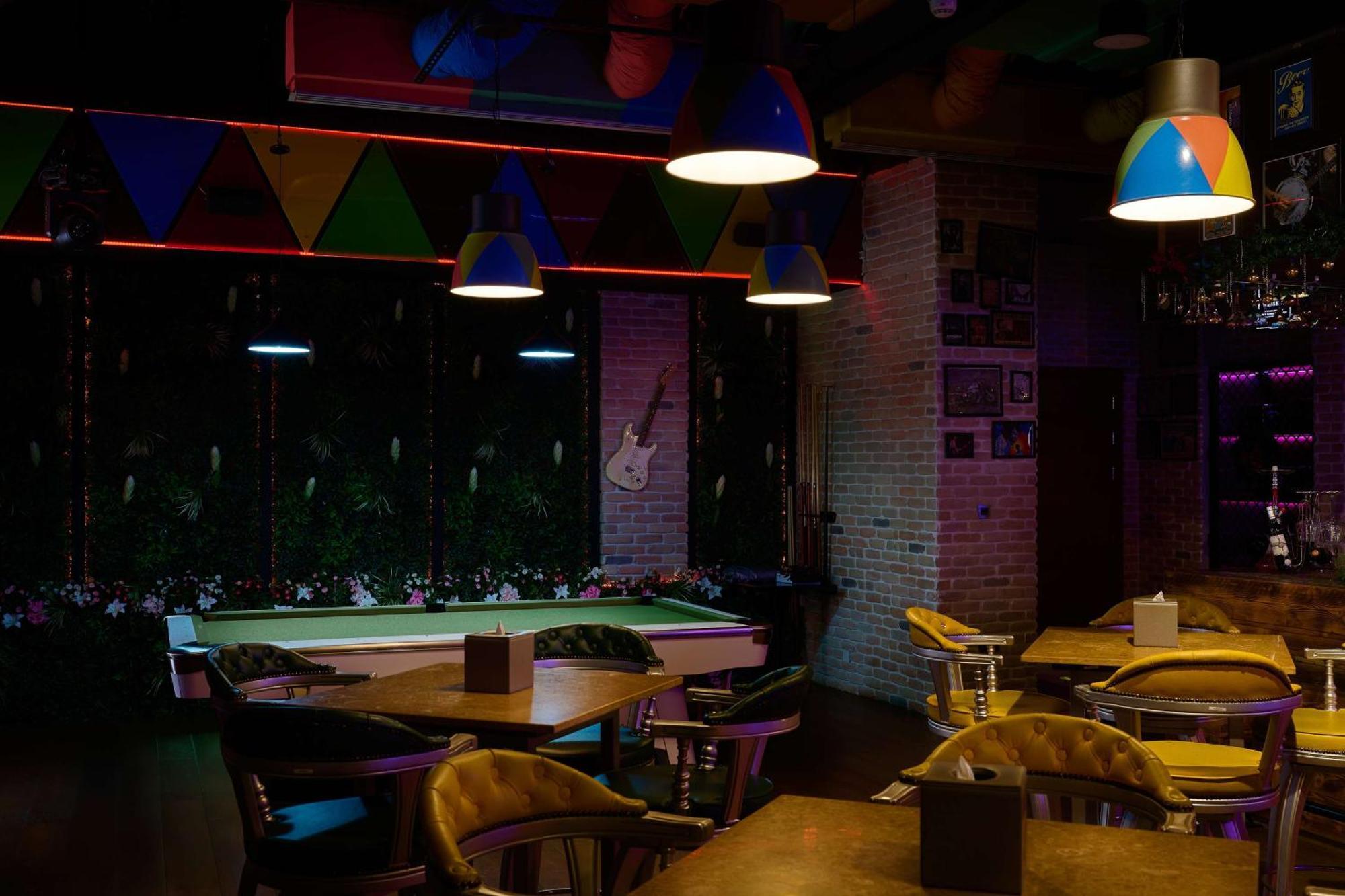 Doubletree By Hilton Doha - Al Sadd Hotel Bagian luar foto The interior of a nightclub in Yerevan